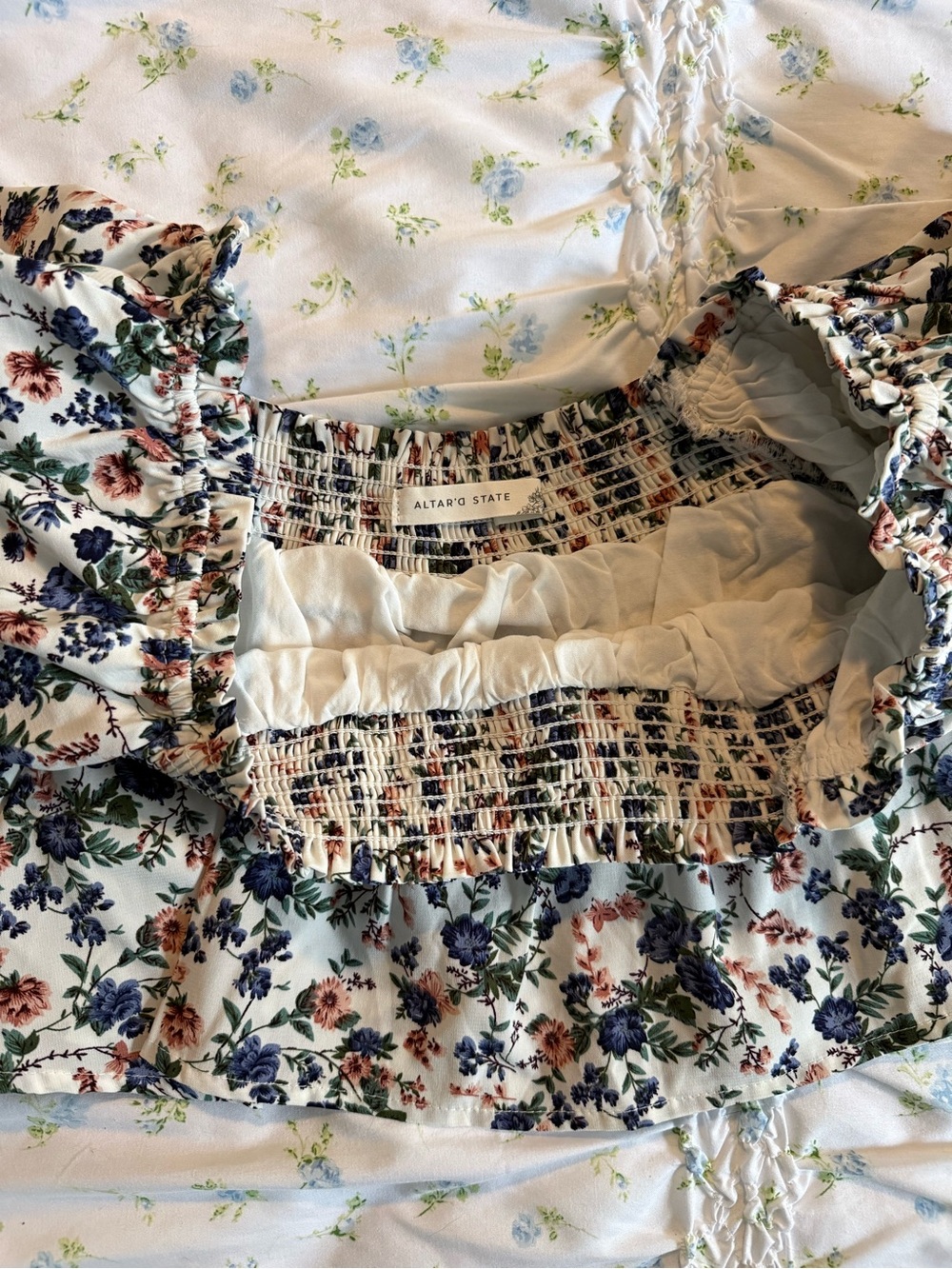 NWOT Altar'd State Boho Floral Smocked Peplum Cream Crop Top with Puff Sleeves